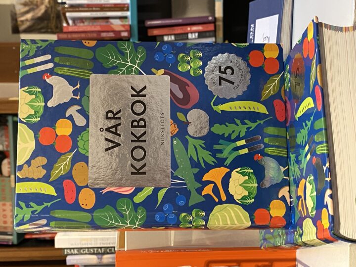 ”Vår kokbok” fyller 75 år i år och nu har det kommit en jubileumsutgåva